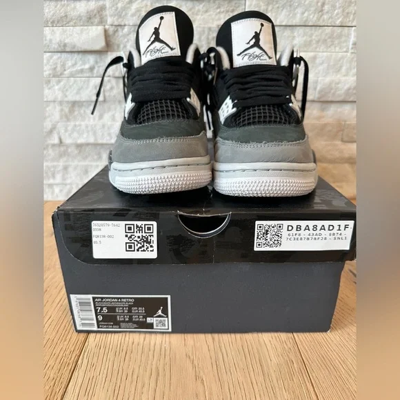 Jordan Retro 4 Fear - Picture 6 of 8